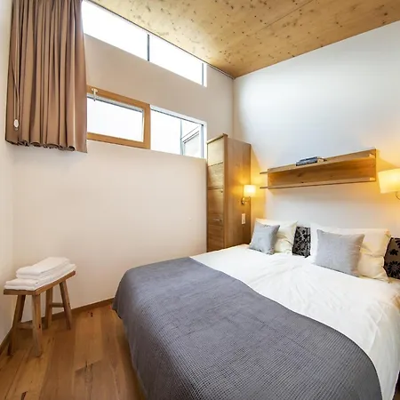 Modern With Balcony And Access To Sauna *