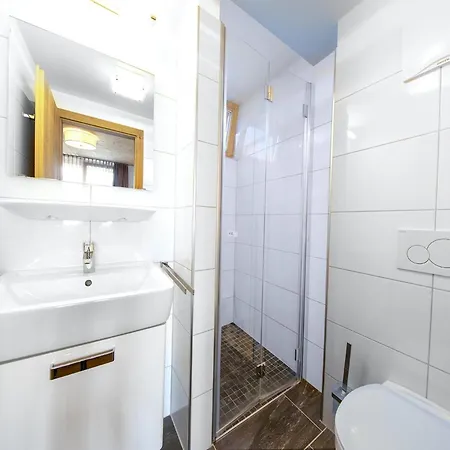 Modern With Balcony And Access To Sauna Neukirchen am Grossvenediger