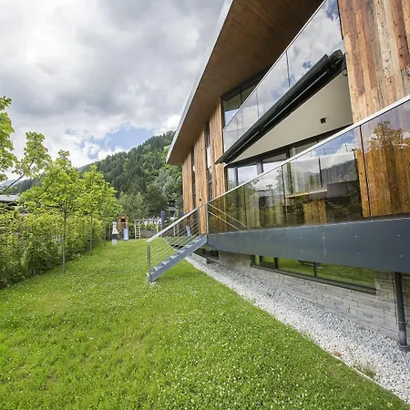 Modern With Balcony And Access To Sauna Neukirchen am Großvenediger